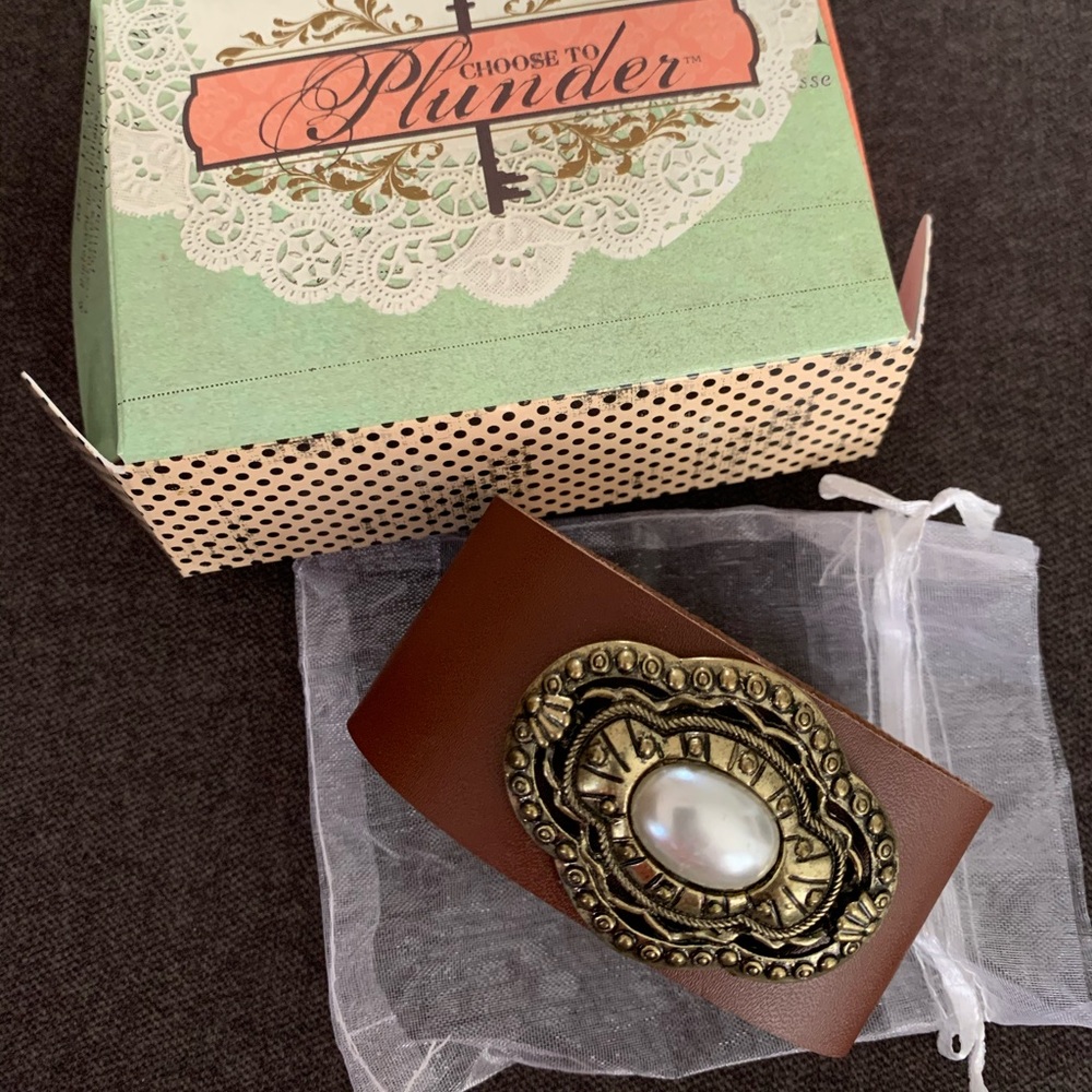 Plunder bracelet